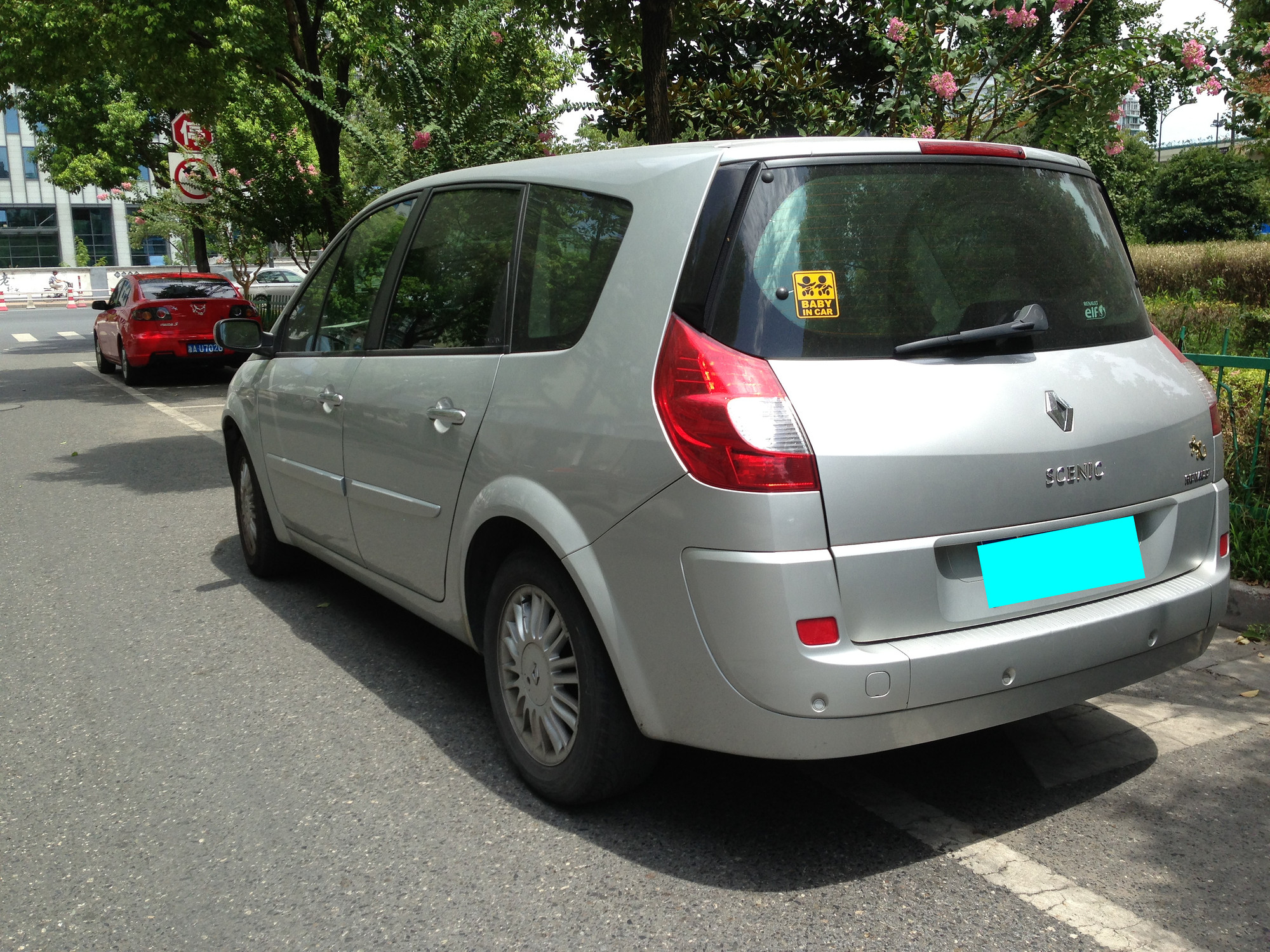 雷诺2.0 7座 大风景