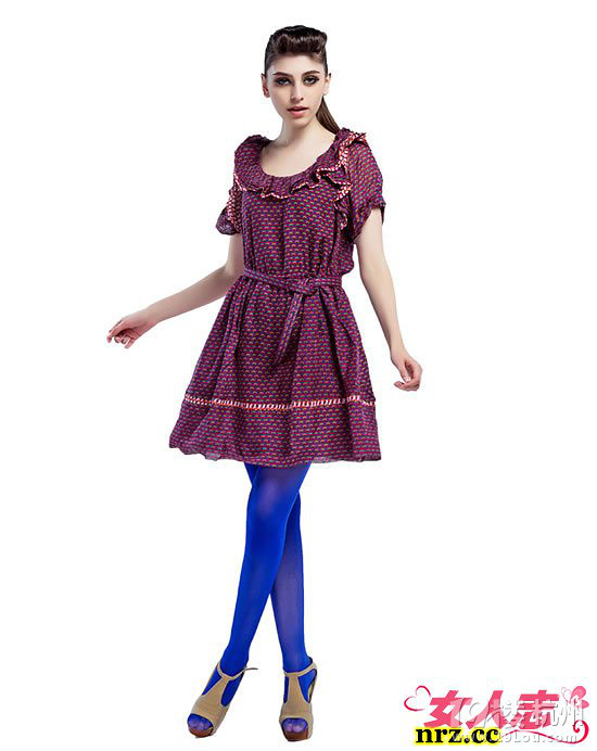 不同脸型选择的服饰领型也不同 通过领形修饰