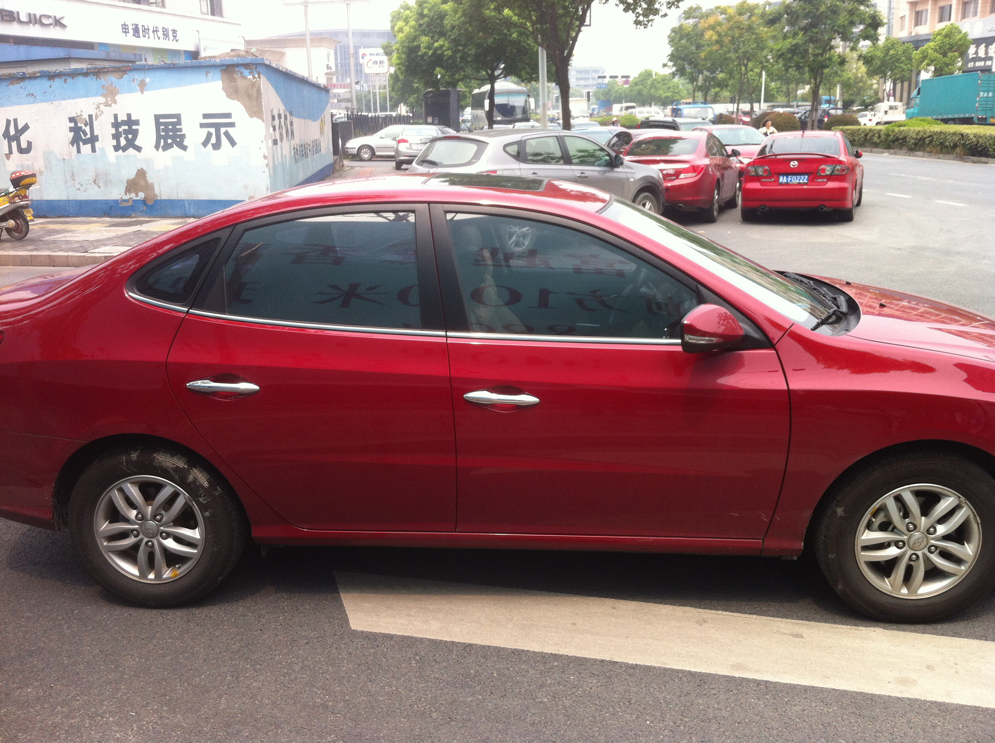 2012年红色现代悦动自动天窗车况极好!低价诚心转让!