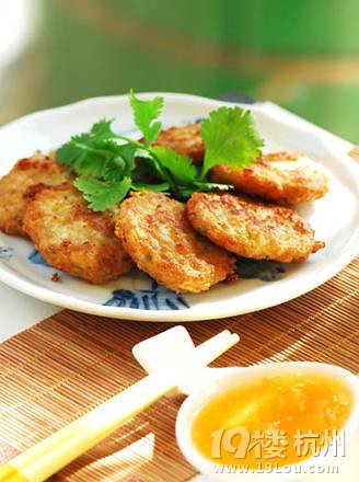 助消化防便秘的美味小吃：香煎藕饼