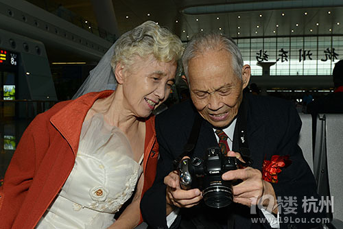 2013杭州国际婚恋旅游节浪漫行·西湖情高铁