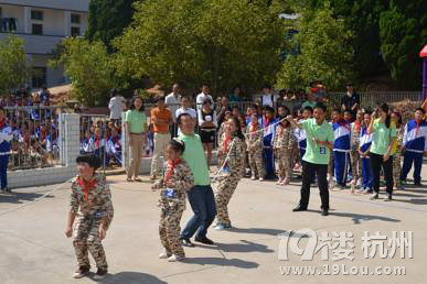 第一次参加沃尔沃精英车主俱乐部活动--捐赠健