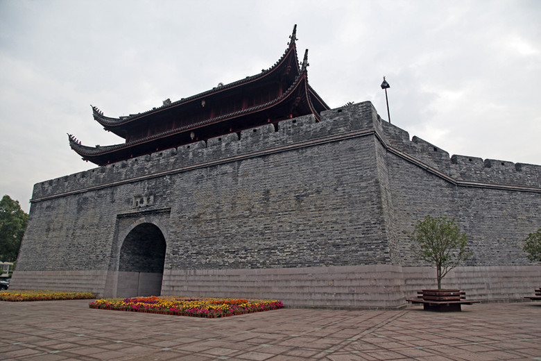 中华游圣徐霞客出发地宁波宁海西门城楼