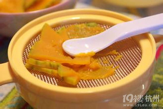何時開始添加輔食