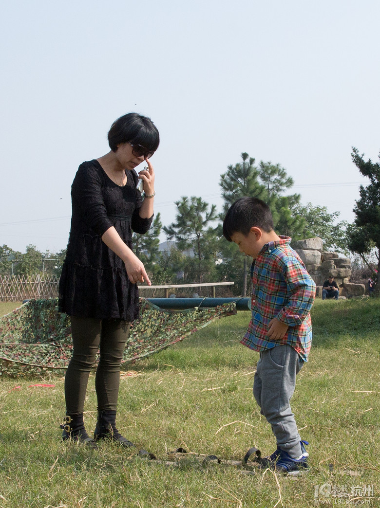 拥抱金秋,沐浴阳光---记文华幼儿园大二班秋季