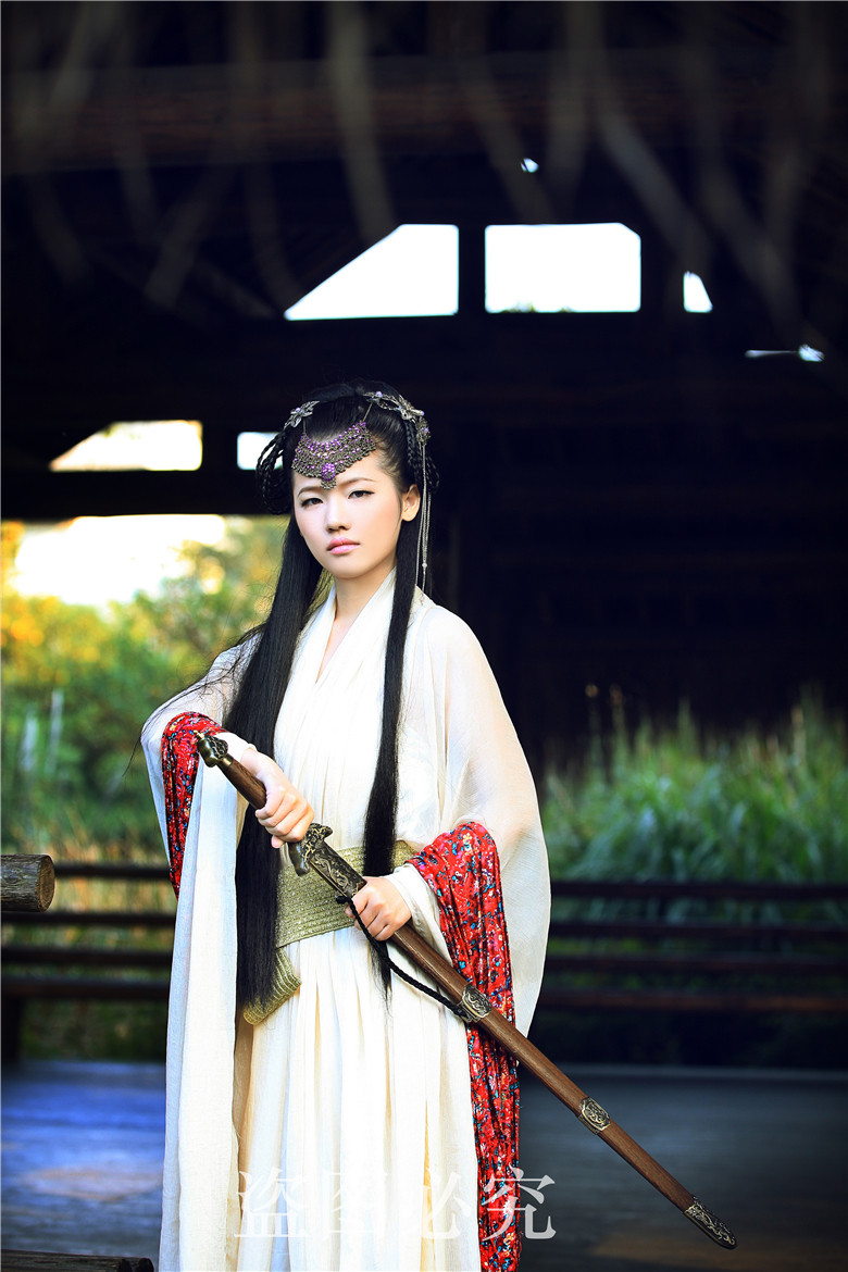 舞剑的紫萱更美!—古装欣赏