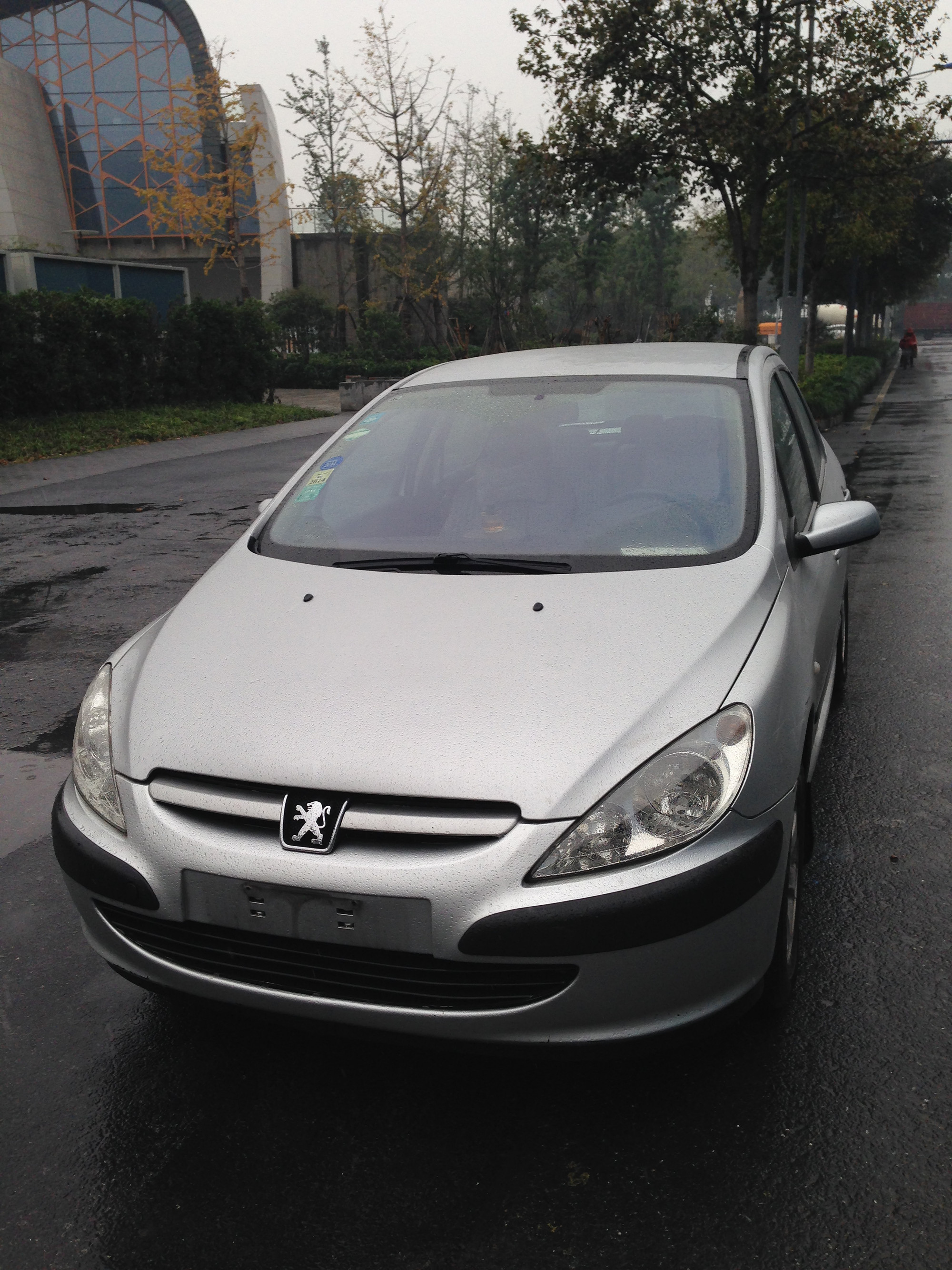 低价出售2005年的标致307.自动档.