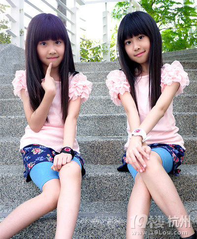 台湾双胞胎姐妹组合图片