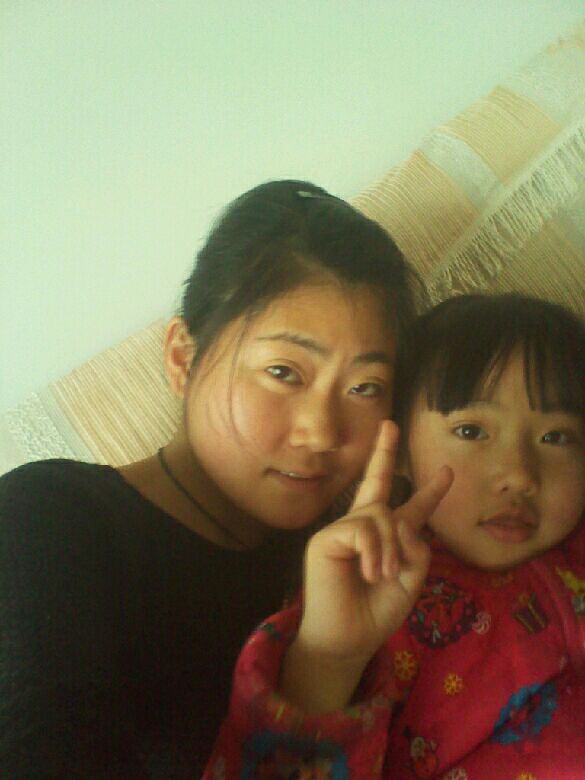 八十岁的奶奶二十岁的我七岁的表妹