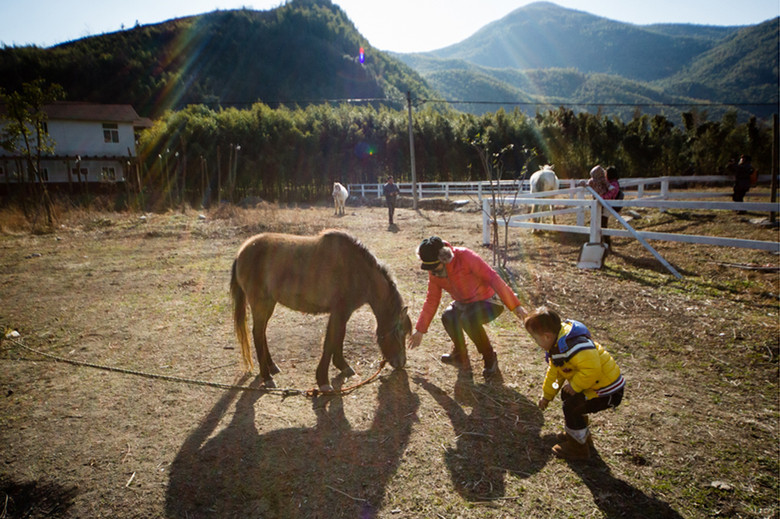 余杭黎鹰乡村牧场 骑马 吃烤全羊