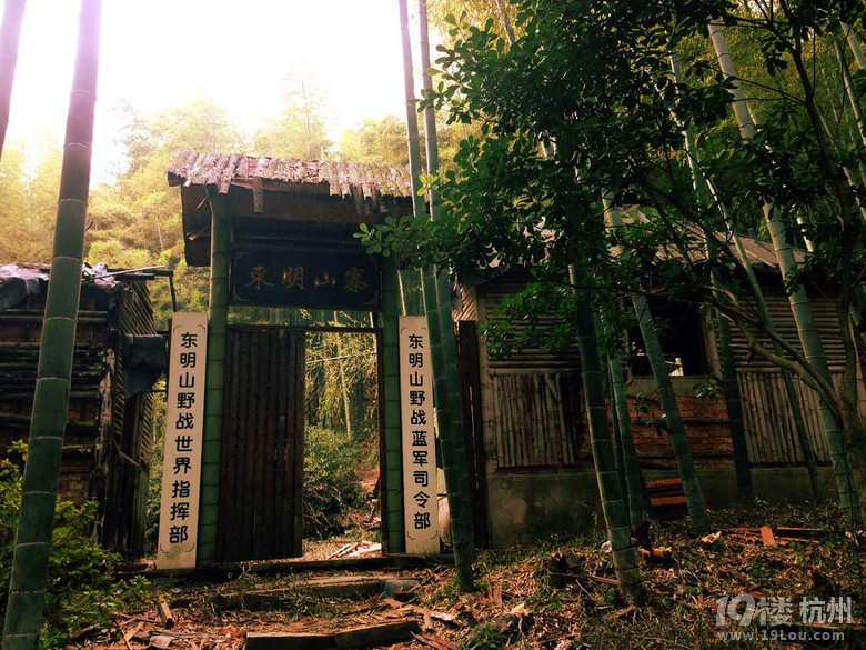 8年退役特种兵当真人cs教练,给您一种真正的部