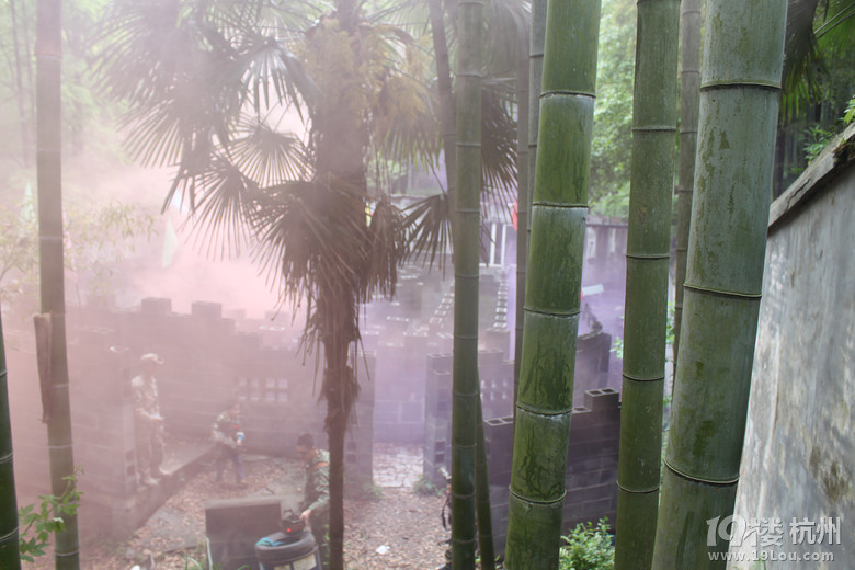 8年退役特种兵当真人cs教练,给您一种真正的部