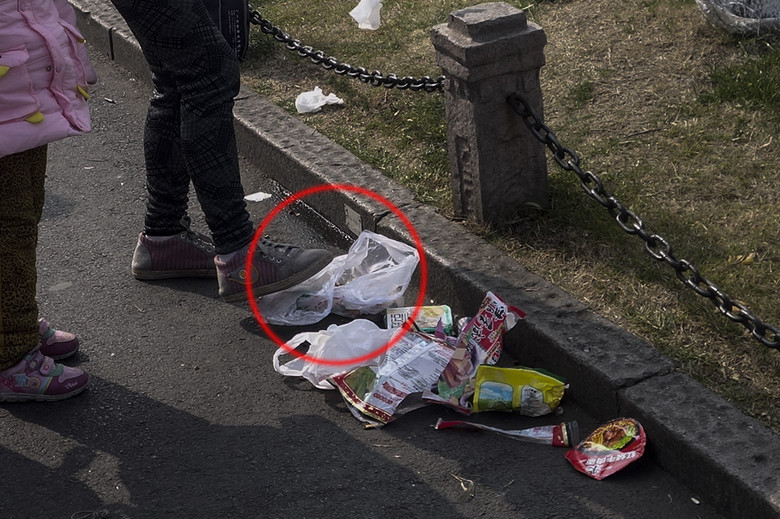 随地扔垃圾 真实图片