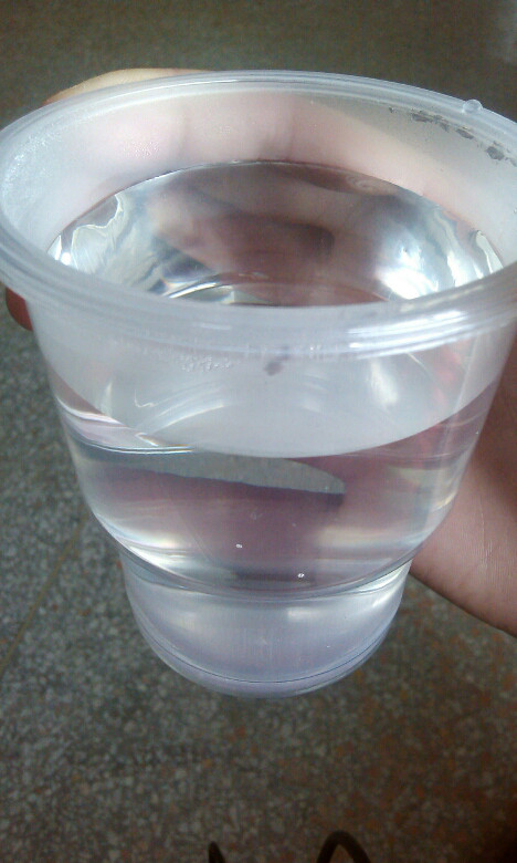 女生多喝白开水哦