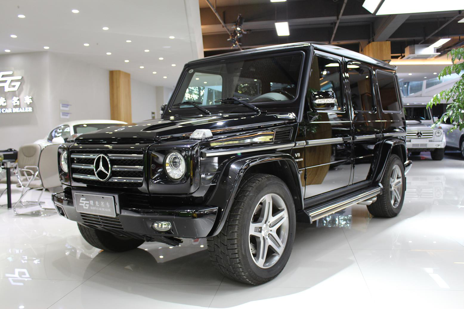 奔驰g55 amg 2012年3月上牌,黑