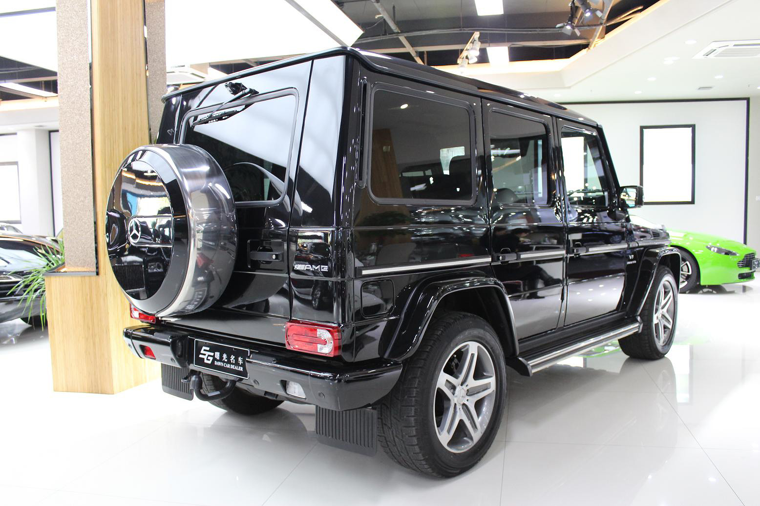 奔驰g55 amg 2012年3月上牌,黑