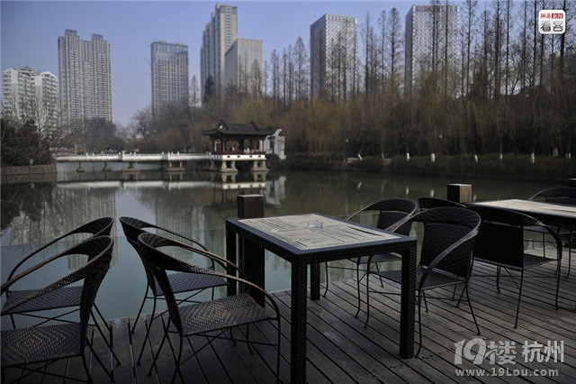 疲软的饭店:全国餐饮企业月倒闭率达15%-食用