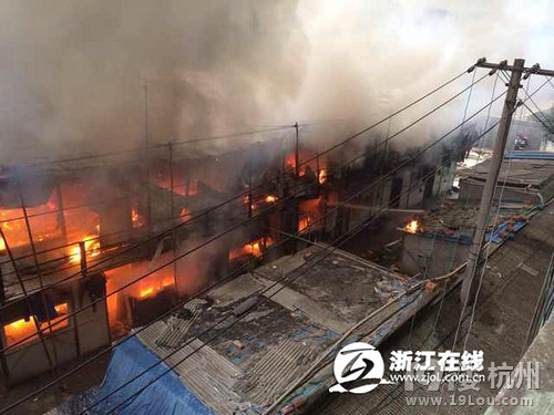 今晨杭州长江实验小学新校区工地失火
