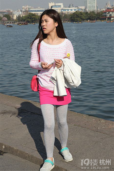 天气晴好的周末,西湖边美女好多!