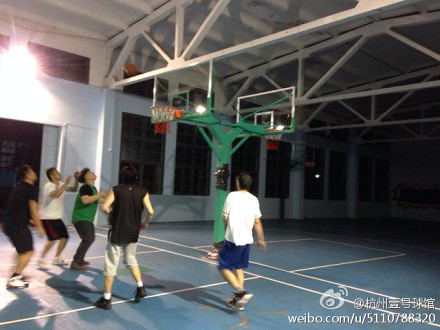 西湖数源里面的篮球场又开了？？？