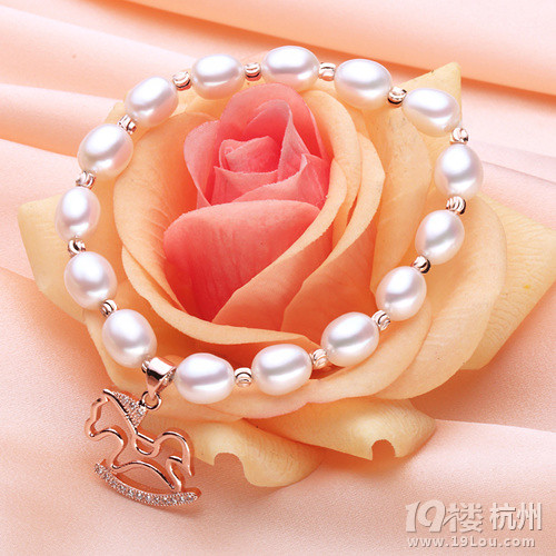 代表十二星座的珍珠手链