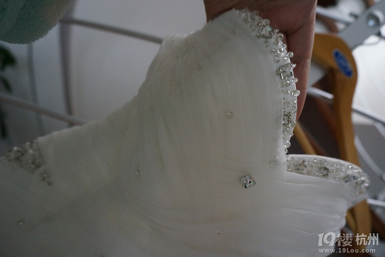 转让婚纱,可以交换、求购秀禾服和伴娘服