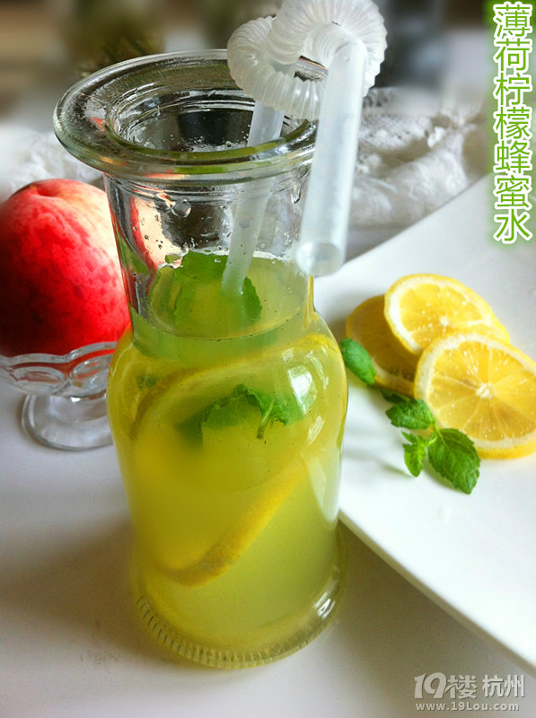 清凉一夏--薄荷柠檬蜂蜜水