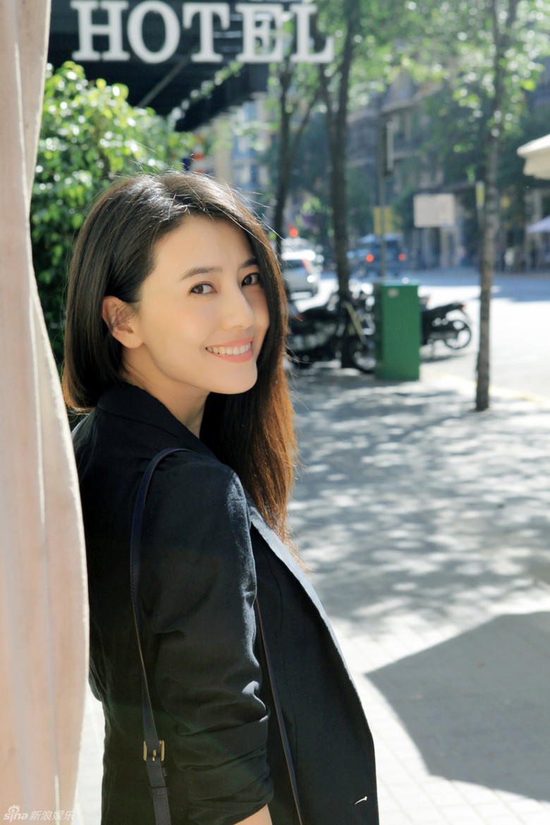 高圆圆欧洲靓照清新明媚尽显自然之美-明星-手机随手拍-杭州19楼