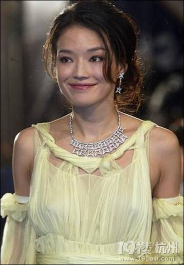 替别人强出头惨遭围攻的十大明星(图)-桃色盘点