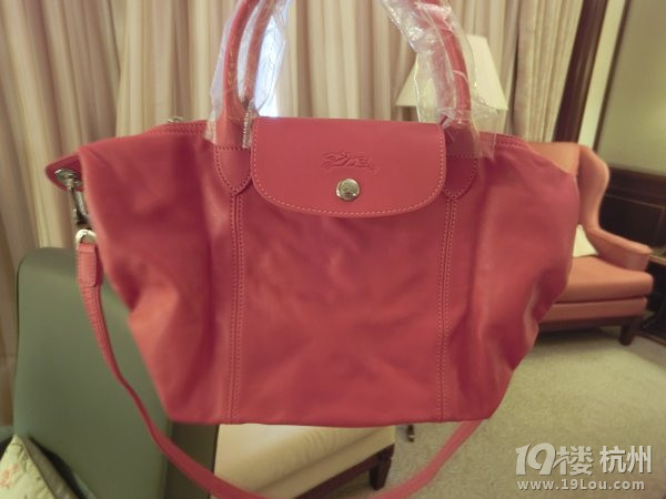 ܴĽЬ{٣longchamp ǰُʳ
