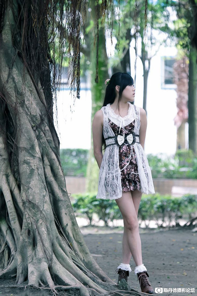 夏天的午后——笑笑mm人像摄影图