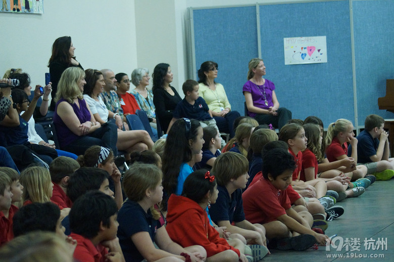 9岁小女孩Tina留学美国的故事