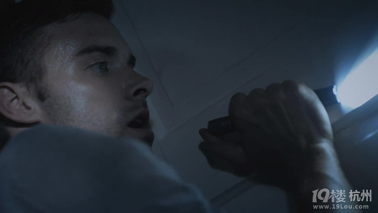 图解电影《鬼精灵:起源》世外小镇里不为人知