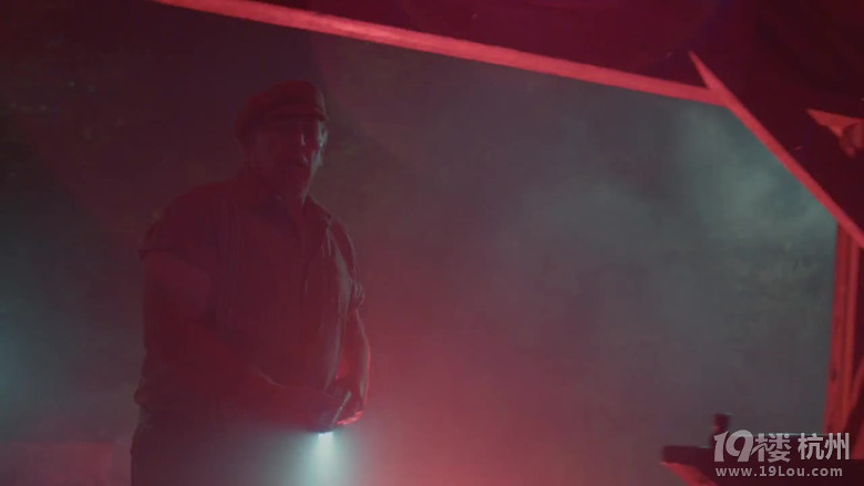 图解电影《鬼精灵:起源》世外小镇里不为人知