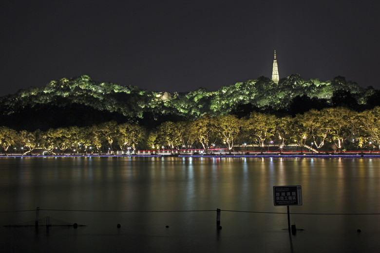 西湖宝石山国庆灯光夜景欣赏
