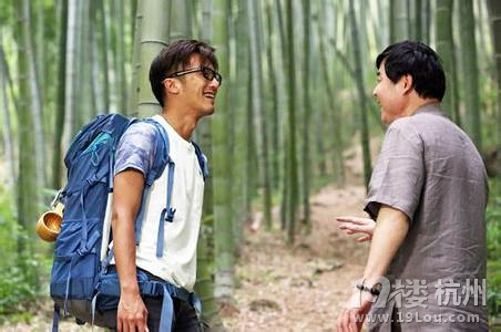 谢霆锋都到莫干山来抓鸡了 你也要来吃一下竹林鸡吗？