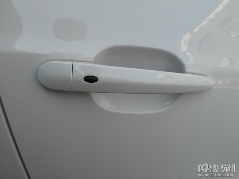 去4S店看了小白虎,有點(diǎn)經(jīng)濟(jì)適用男的感覺