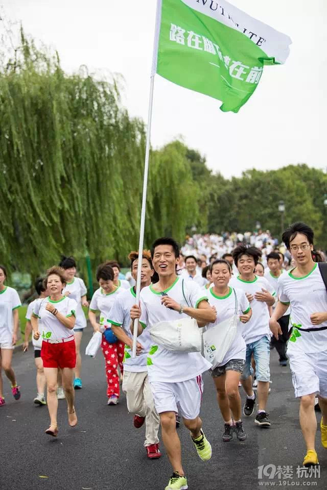 4B健康阳光创业男!急征婚!