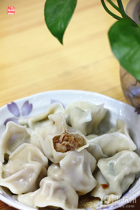 【一人食】立冬美食-- 鮮肉芹菜水餃-19樓私房菜-杭州19樓