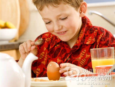 孩子发烧能不能吃鸡蛋