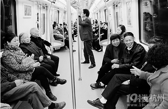 車廂設(shè)計(jì)更人性 旅客乘坐更舒適 換乘接駁有點(diǎn)難 一些細(xì)節(jié)待完善