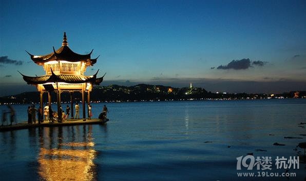 只怪這里的夜晚太過(guò)迷人,最美夜景城市排名!