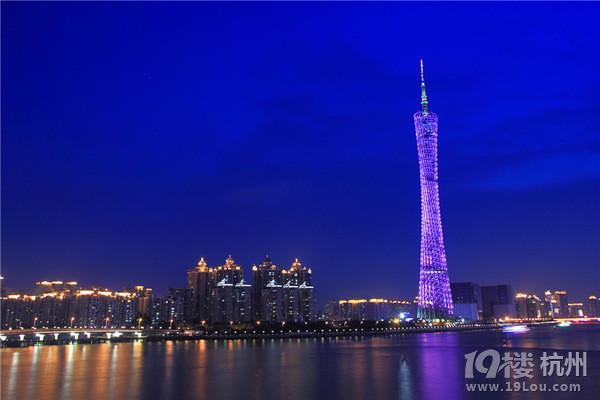只怪這里的夜晚太過(guò)迷人,最美夜景城市排名!
