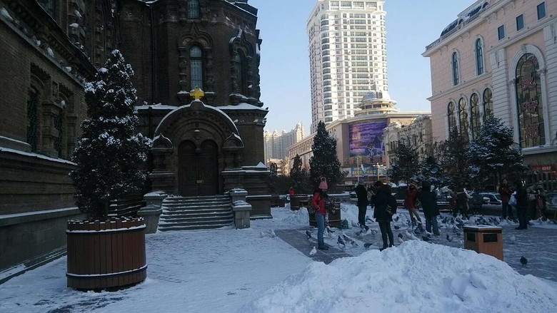 开着指南者去滑雪 展现火辣热情