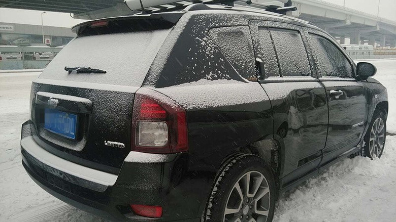 开着指南者去滑雪 展现火辣热情