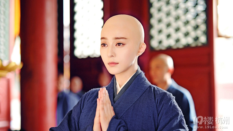 光头妹纸也绝美 盘点削发为尼也绝代风华的女星