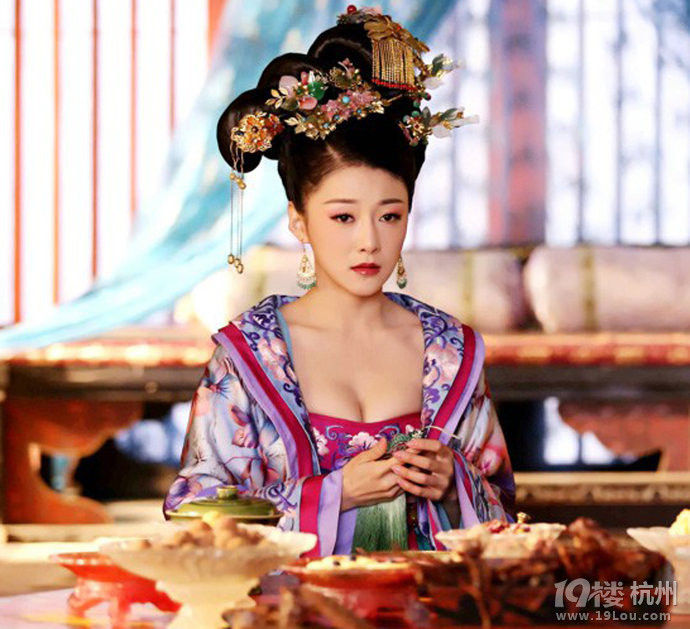 《武媚娘传奇》15位女演员低胸造型到底谁最美?