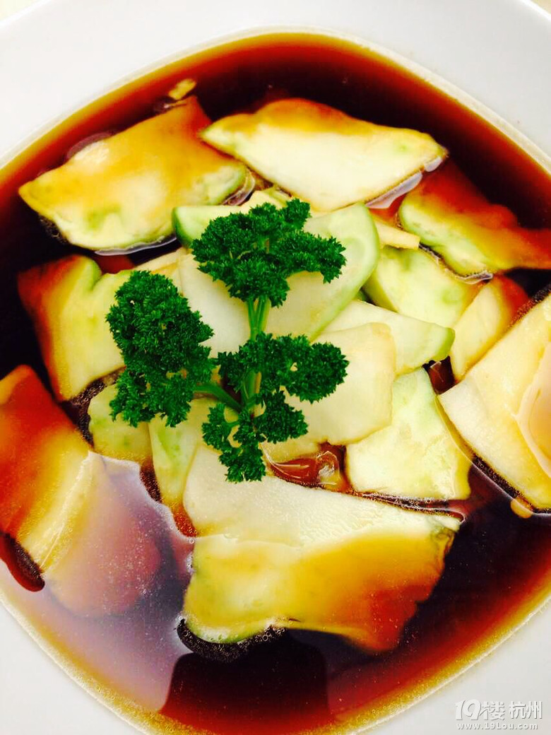 此時(shí)最溫情,用美味佳肴和美好祝福期待春暖花開(kāi)----年夜飯