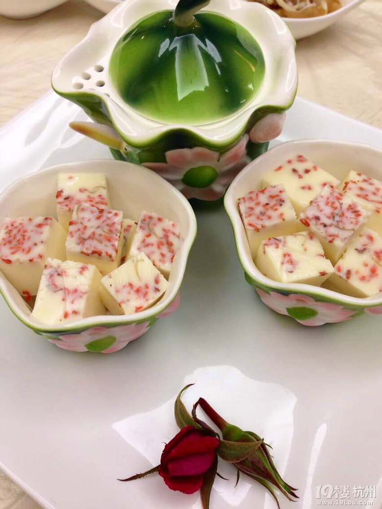 此時(shí)最溫情,用美味佳肴和美好祝福期待春暖花開(kāi)----年夜飯