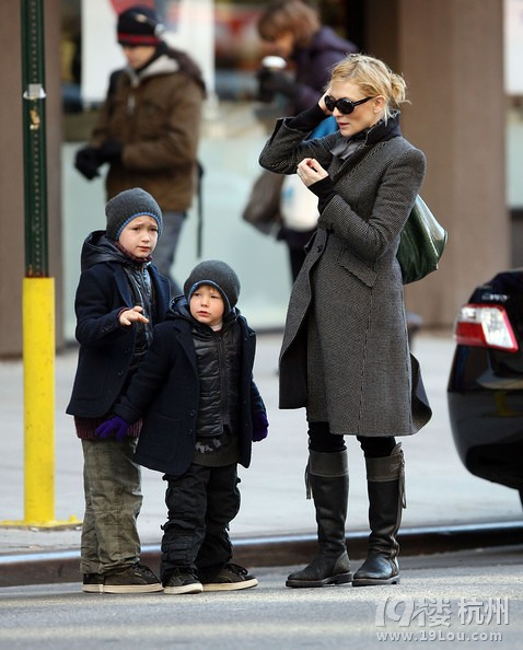 凯特布兰切特家中添新成员与老公领养女宝宝全